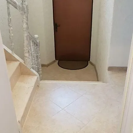 Whiteness Guest Guest house *